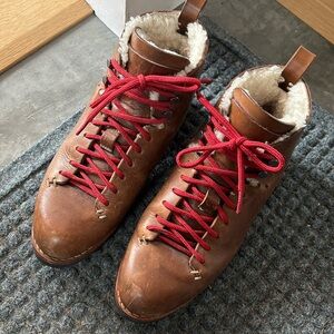 Feit Shearling Boots, size 38